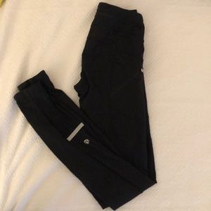Lululemon leggings with pockets